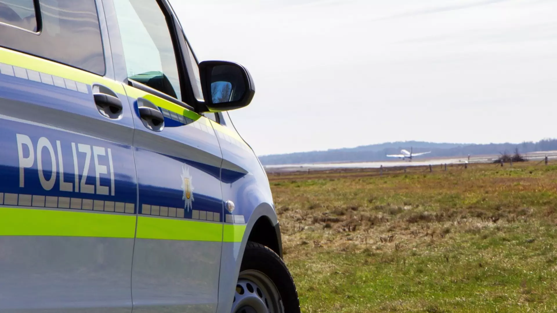 BPOL NRW: Urlaubsreise endet vor dem Abflug - Bundespolizei vollstreckt
