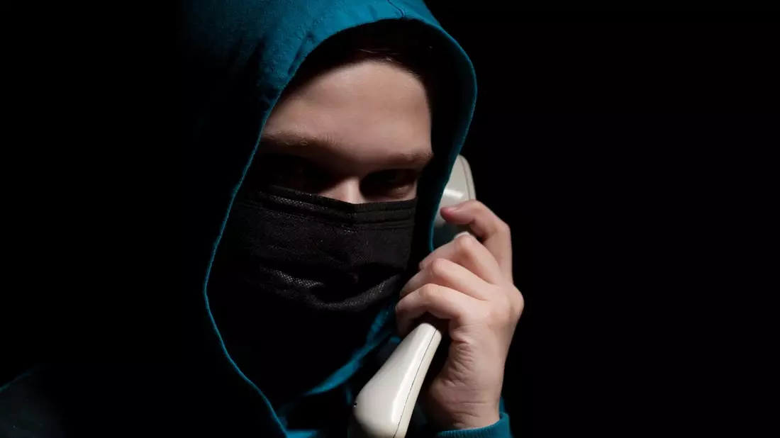 POL-OF: Schnelle Festnahme im Kontext Falsche Polizeibeamte: Vorwurf des Betruges gegen 21-Jährigen - Bild: presseportal.de