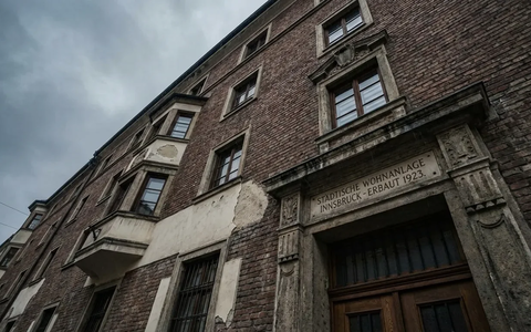 Innsbrucker Opposition erzwingt Sondergemeinderat gegen Wohnungsverkauf - Foto: über boerse-global.de