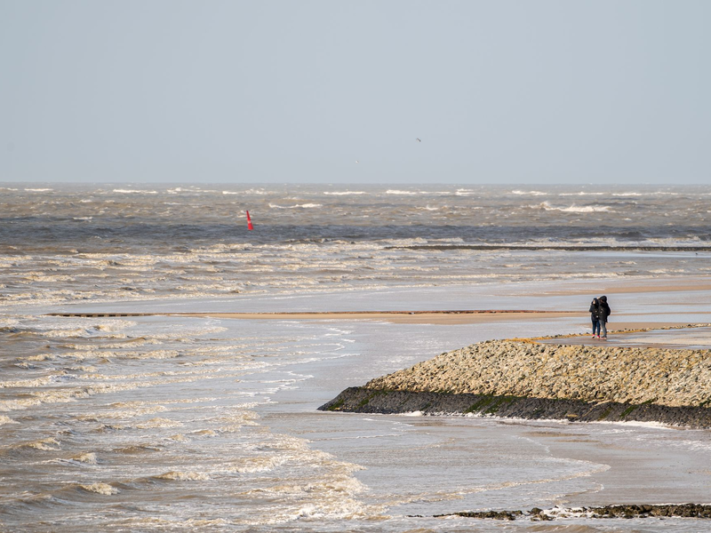 Wissenschaftler gehen davon aus, dass der Meeresspiegel in der Nordsee bis 2100 zwischen 30 und 120 Zentimeter steigen wird. (Archivbild) - Foto: Mohssen Assanimoghaddam/dpa