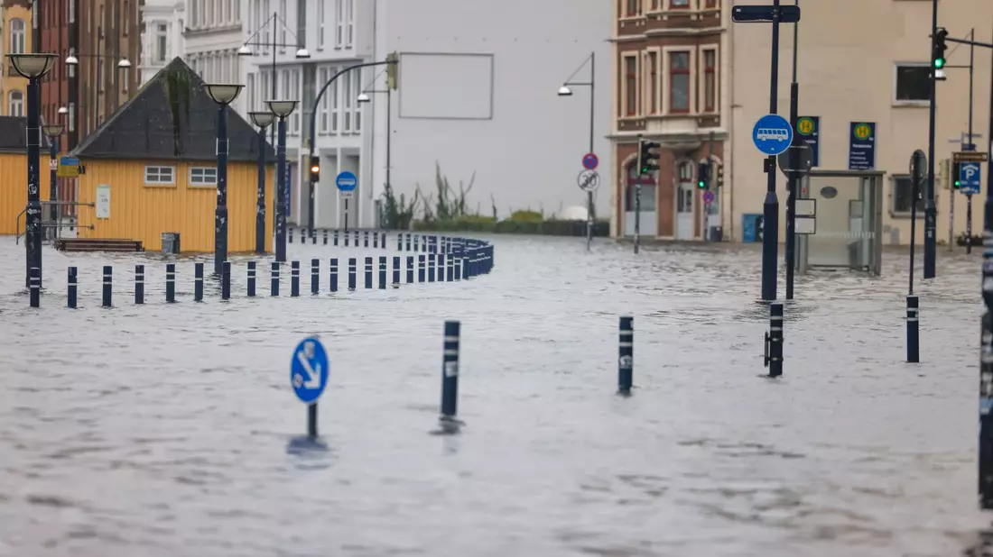 Das Ostseehochwasser hat 2023 schwere Schäden angerichtet. (Archivbild) - Bild: Frank Molter/dpa