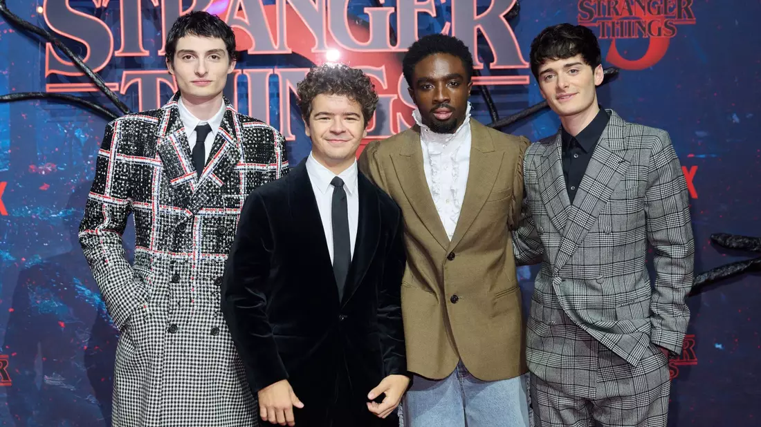 Finn Wolfhard, Gaten Matarazzo, Caleb McLaughlin und Noah Schnapp bei einem Fan-Event in Berlin. (Archivbild) - Bild: Annette Riedl/dpa