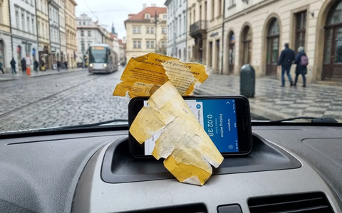 Parkpickerl und Co.: Das Ende der Parkscheibe naht - Foto: über boerse-global.de