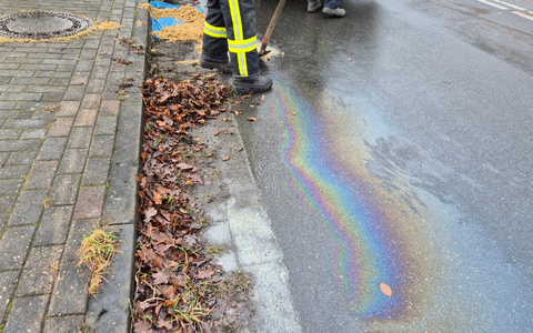 FW Südheide: Mehrere kilometerlange Ölspur im Ortsgebiet von Beckedorf - Foto: presseportal.de