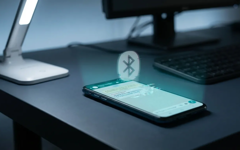 WhatsApp: BSI warnt vor KI-Betrug und GhostPairing - Foto: über boerse-global.de