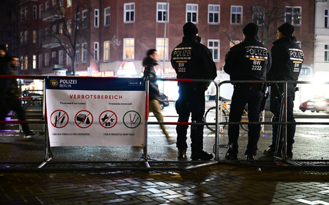 Erneut sind Polizisten und Rettungskräfte in Berlin von Silvester-Randalierern angegriffen worden.  - Foto: Sebastian Christoph Gollnow/dpa