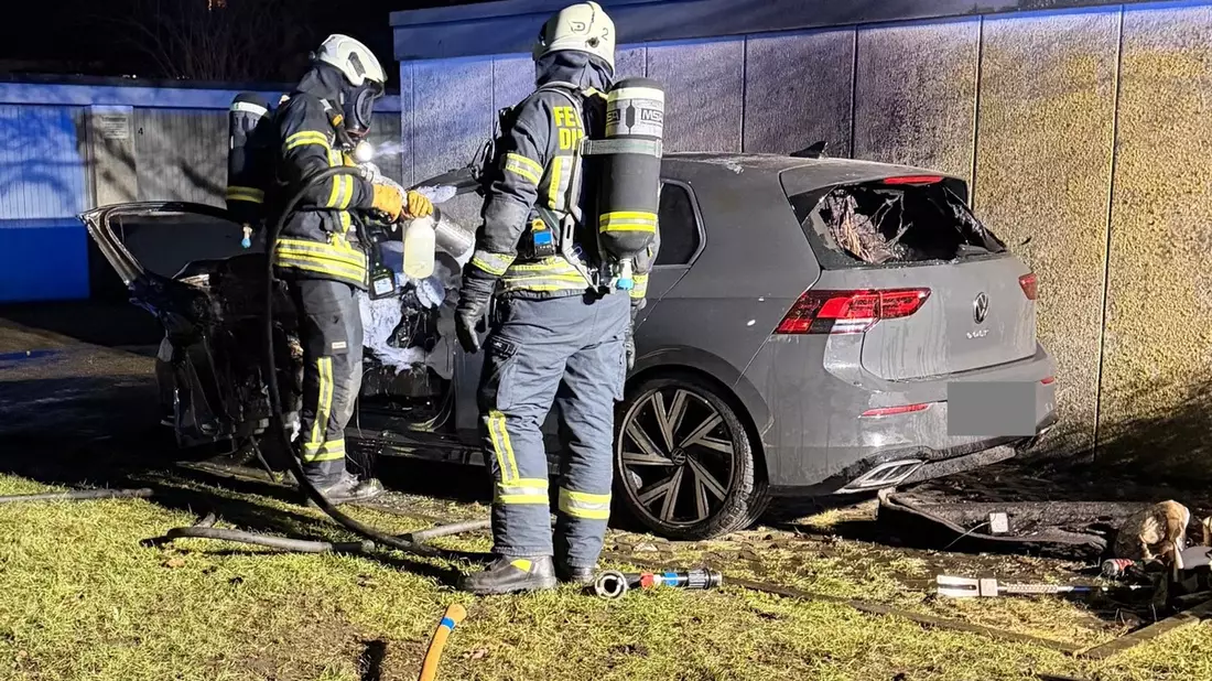 FW Dinslaken: Einsätze an Sylvester bei der Feuerwehr Dinslaken. - Bild: presseportal.de