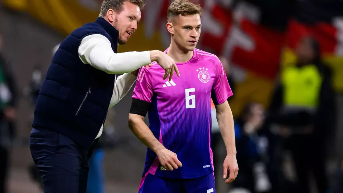 Der Bundestrsainer und sein Kapitän, Julian Nagelsmann (l) und Joshua Kimmich (r). (Archivbild) - Bild: Tom Weller/dpa