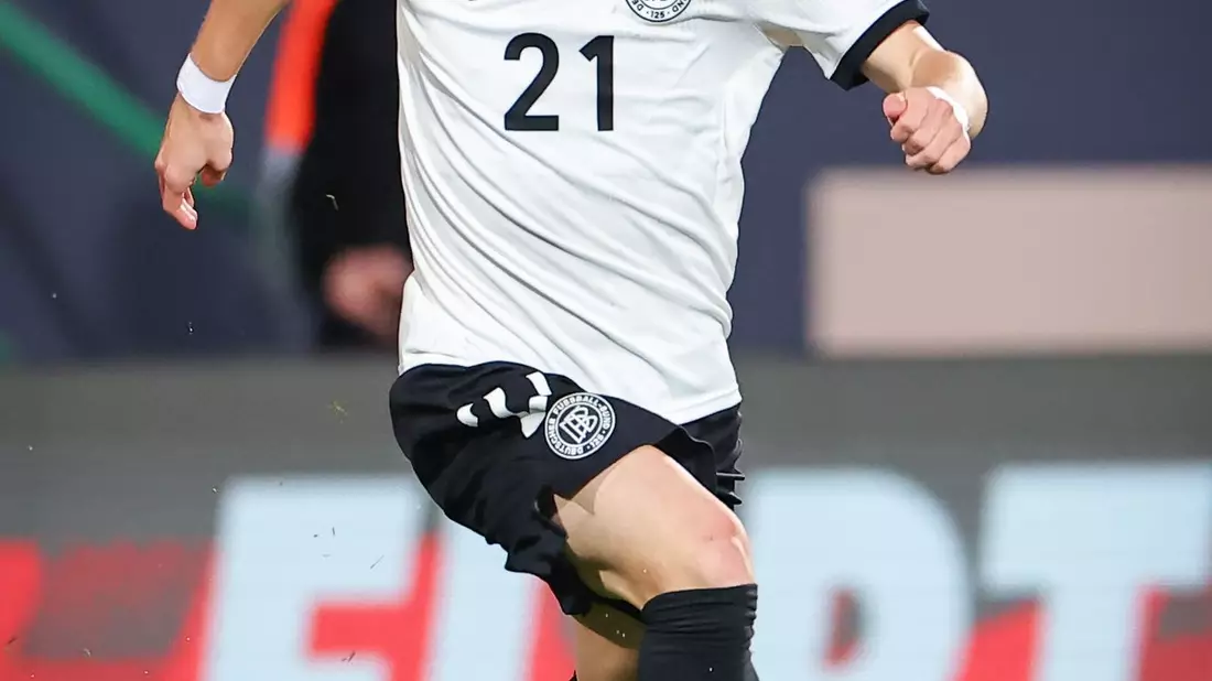 Stürmt Bayern-Youngster Lennart Karl von der deutschen U21-Auswahl in den WM-Kader von Julian Nagelsmann? (Archivbild) - Bild: Daniel Karmann/dpa