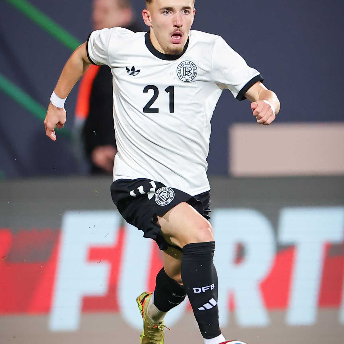 Stürmt Bayern-Youngster Lennart Karl von der deutschen U21-Auswahl in den WM-Kader von Julian Nagelsmann? (Archivbild) - Foto: Daniel Karmann/dpa