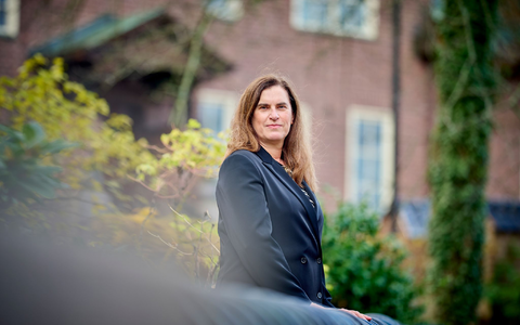 Die gebürtige Belgierin Ellen Moons tritt zum Jahreswechsel als erste Frau in der Geschichte der Königlich-Schwedischen Akademie der Wissenschaften (KVA) den Posten als Generalsekretärin an. - Foto: Patrik Lundin/KVA/dpa