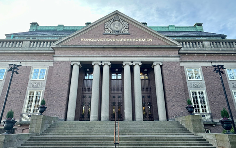Die Königlich-Schwedische Akademie der Wissenschaften ist für die Vergabe der Nobelpreise in Physik, Chemie und Wirtschaftswissenschaften zuständig. (Archivbild) - Foto: Steffen Trumpf/dpa