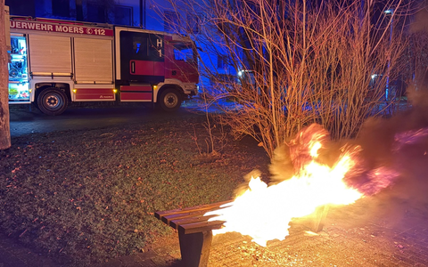 FW Moers: Einsatzreiche Silvesternacht für die Feuerwehr Moers - Foto: presseportal.de