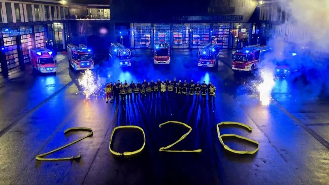 FW-GE: Feuerwehr Gelsenkirchen im Einsatz - Neujahrsnacht mit mehreren Einsätzen - Bild: presseportal.de
