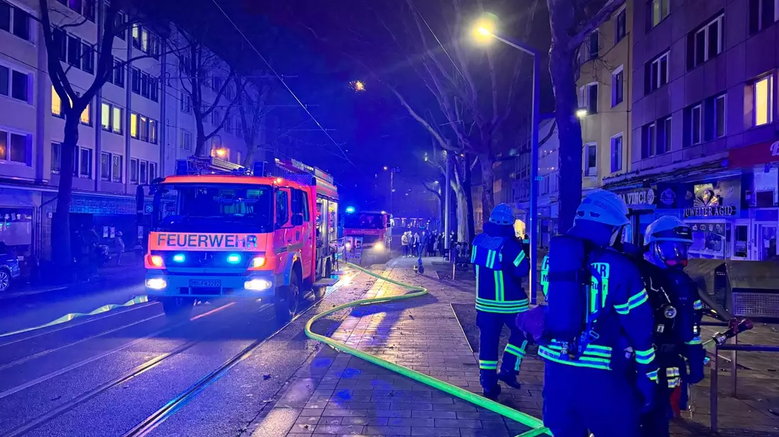 FW-MH: Ruhige Silvesternacht für Feuerwehr und Rettungsdienst in Mülheim an der Ruhr - 23 Brandeinsätze und 27 Rettungsdiensteinsätze - Bild: presseportal.de
