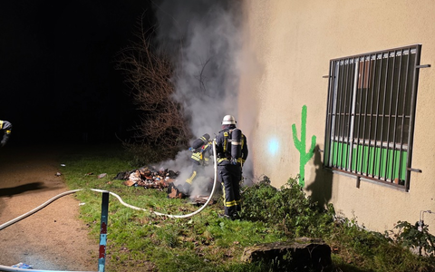 FW-BN: Bilanz der Silvesternacht: Zahlreiche Brandeinsätze im Bonner Stadtgebiet mit Schwerpunkten im Bonner Norden - Foto: presseportal.de