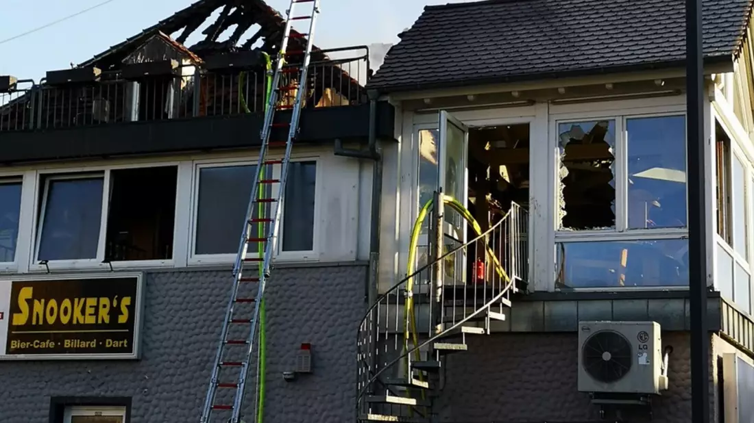 KFV Sigmaringen: Einsatzstelle: Offener Dachstuhlbrand am Boulay-Platz in Mengen 01.01.2026 - Bild: presseportal.de
