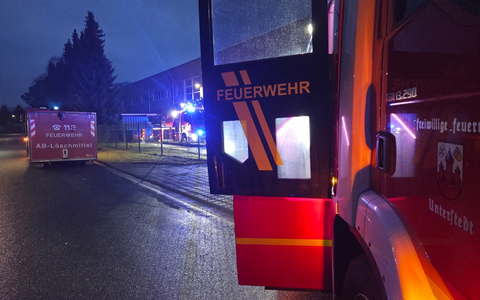 FW-ROW: Brand in Industriebetrieb - Lagerraum in Vollbrand - Foto: presseportal.de