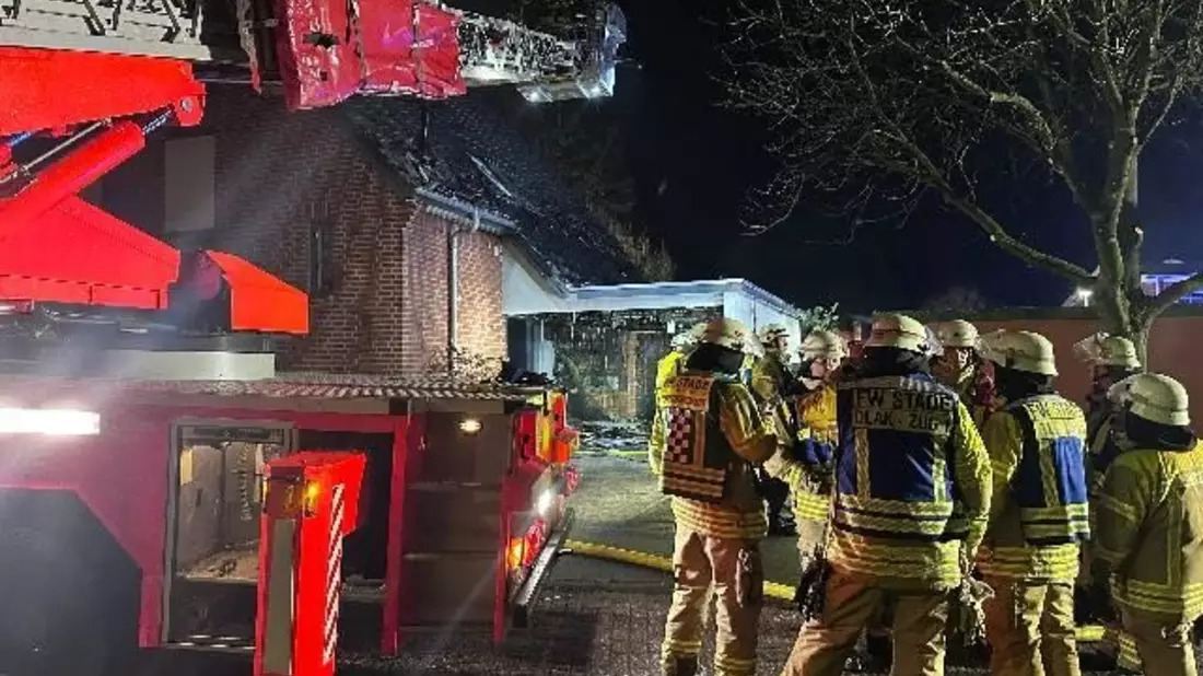 POL-STD: Jahreswechsel 2025/2026 - viel Arbeit für Polizei, Feuerwehr und Rettungsdienst - Brände verursachen große Sachschäden - Bild: presseportal.de