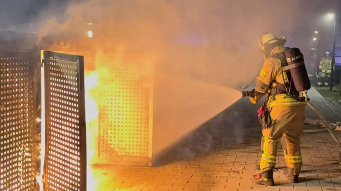 FW Weinheim: Jahreswechsel 2025 auf 2026. Ehrenamt im Dauereinsatz. Feuerwehr Weinheim zieht Bilanz - Bild: presseportal.de