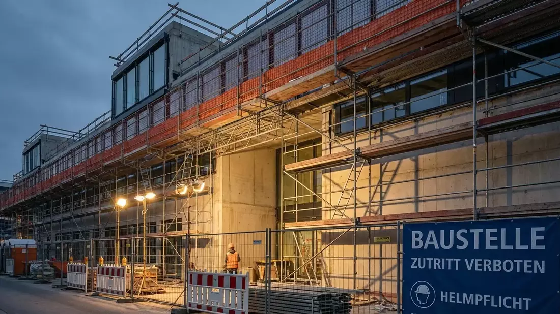 Asbest-Regeln verschärfen sich 2026 für Bauherren und Handwerk - Bild: über boerse-global.de