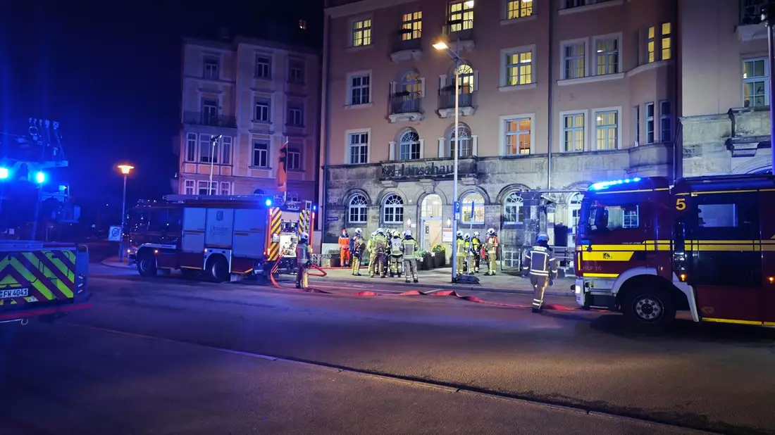 FW Dresden: Rauchentwicklung in einem Pflegeheim - automatische Brandmeldeanlage alarmiert die Feuerwehr - Bild: presseportal.de