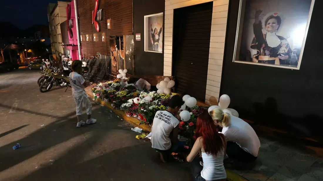 In Brasilien löste ein Brand im Jahr 2013 Betroffenheit aus. (Archivbild) - Bild: Marcelo Sayao/EFE/epa/dpa