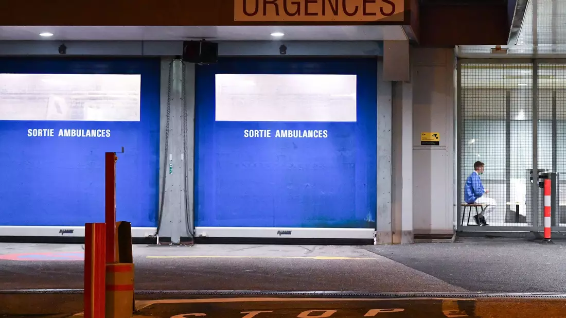 Per Hubschrauber wurden mehrere Verletzte in das Universitätsklinikum nach Lausanne (Schweiz) geflogen. - Bild: Lian Yi/XinHua/dpa