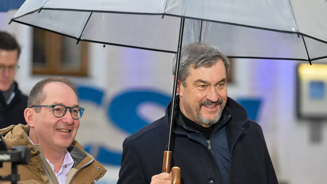 Bereits vor einem Jahr erhoben Alexander Dobrindt und Markus Söder (beide CSU) auf der Klausur in Seeon teils scharfe Forderungen. (Archivbild) - Bild: Peter Kneffel/dpa