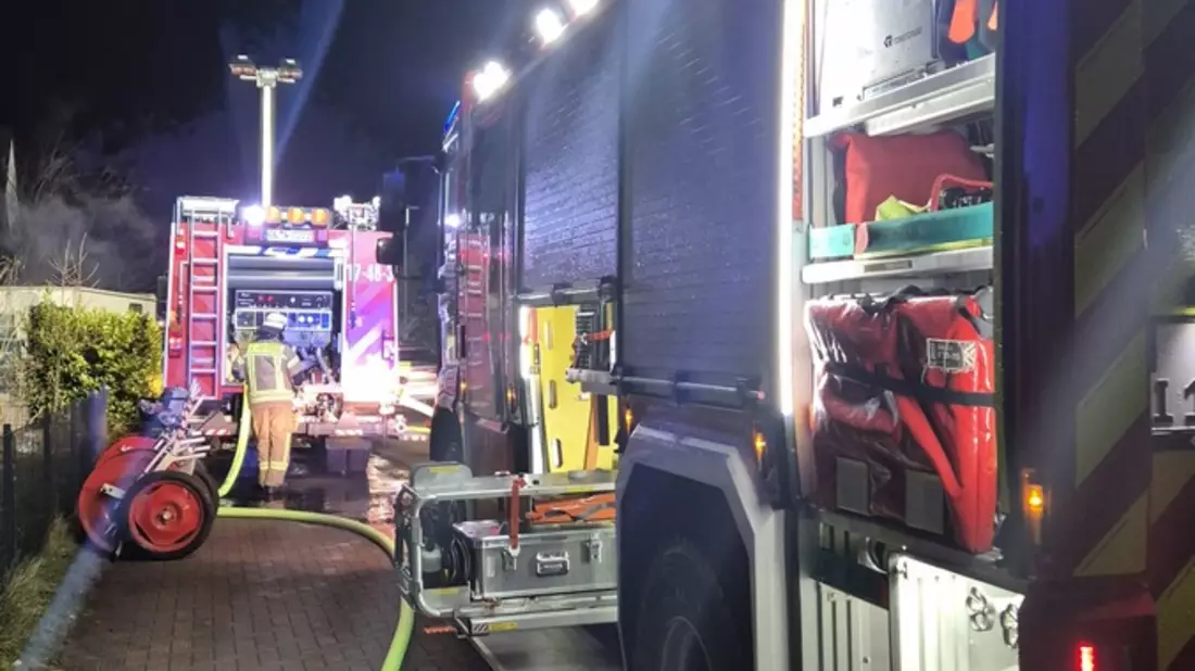 FW-OLL: Freiwillige Feuerwehren der Gemeinde Wardenburg in der Silvesternacht zweimal im Brandeinsatz - Bild: presseportal.de
