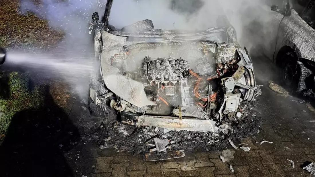 FW-MH: Fahrzeugbrand in Saarn - Bild: presseportal.de