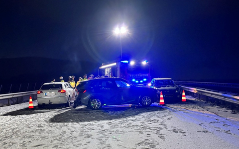 POL-PDNW: Polizeiautobahnstation Ruchheim - Plötzlicher Wintereinbruch begünstigt zwei Verkehrsunfälle zwischen insgesamt sieben Fahrzeugen mit mehreren verletzten Personen auf der A6 bei Grünstadt - Foto: presseportal.de