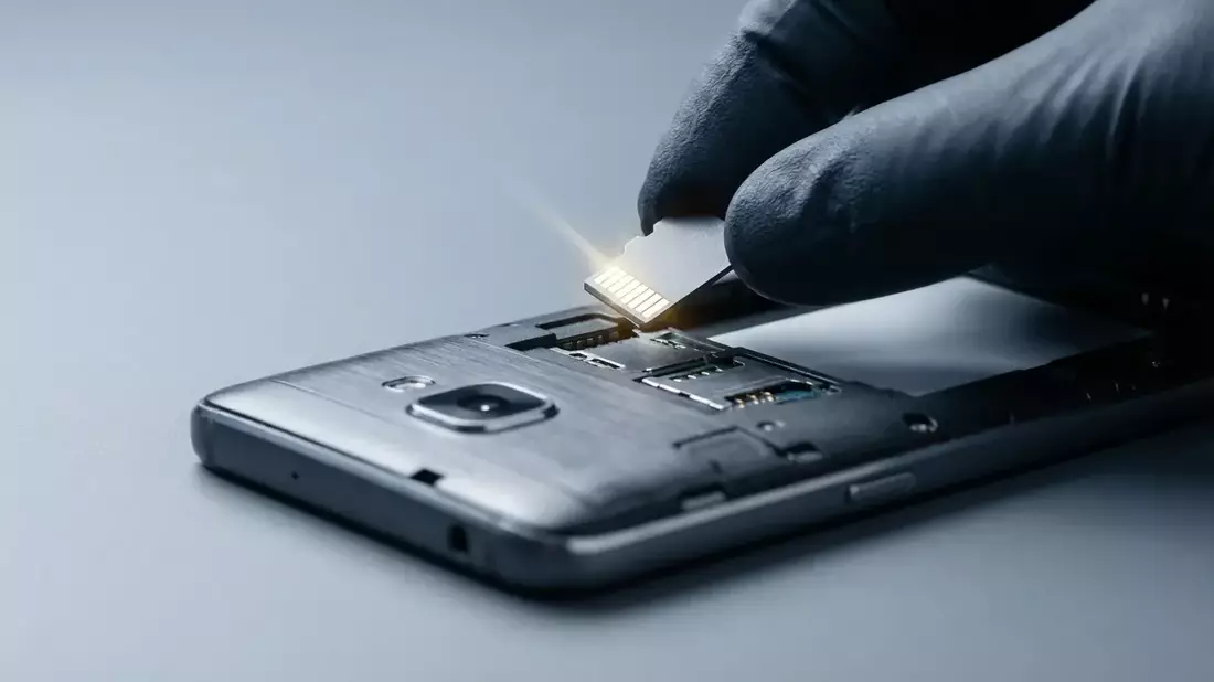 Punkt MC03: Comeback des microSD-Slots für große Dateien - Bild: über boerse-global.de