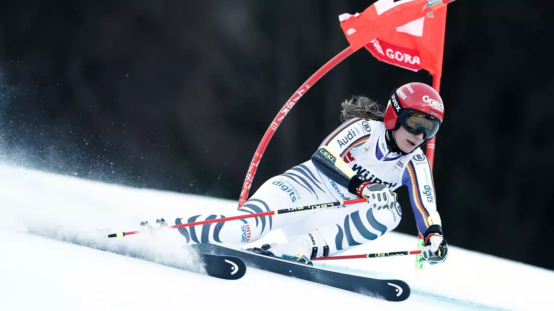 Lena Dürr schafft es in Kranjska Gora im Riesenslalom nicht in die Top 15. - Bild: Gabriele Facciotti/AP/dpa