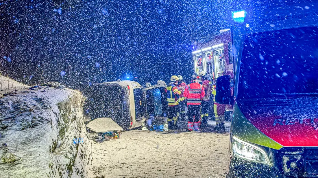Bundesweit gab es Unfälle, vielfach blieb es dabei aber bei Blechschäden. - Bild: Joshua Rzepka/onw-images/dpa