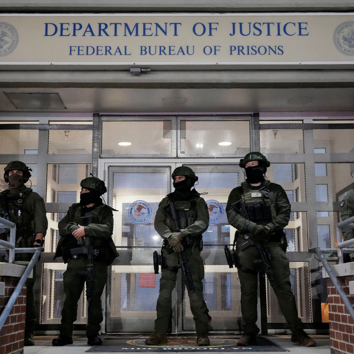 Venezuelas festgenommener Staatschef soll in New York vor Gericht erscheinen.  - Foto: Yuki Iwamura/AP/dpa