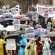 Demonstranten in den USA verurteilen den US-Angriff auf Venezuela.  - Bild: William Liang/AP/dpa