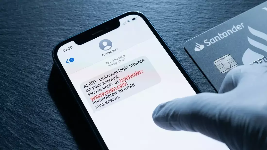 Santander-Kunden im Visier neuer SMS-Betrüger - Bild: über boerse-global.de