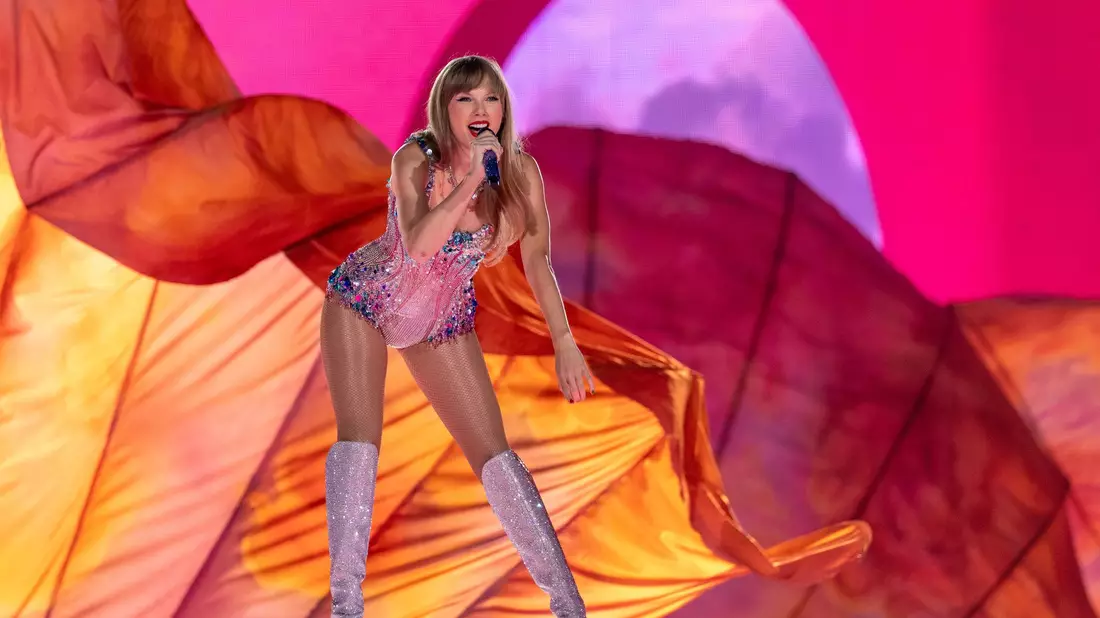 Taylor Swift wird zwar 2026 nicht auf Tour gehen, aber sie steht für einen Reisetrend: Event-Tourismus. (Archivbild) - Bild: Daniel Deslover/Zuma Press/dpa