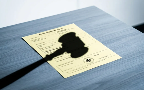 Arbeitsunfähigkeitsbescheinigung: Gelber Schein verliert seine Unantastbarkeit - Foto: über boerse-global.de