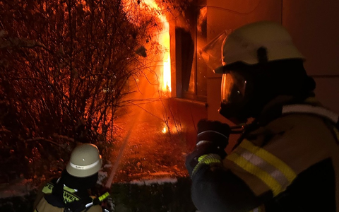 FW-HAAN: Grundschule Bollenberg: Brand zerstört Teile des Verwaltungsbereichs - Foto: presseportal.de
