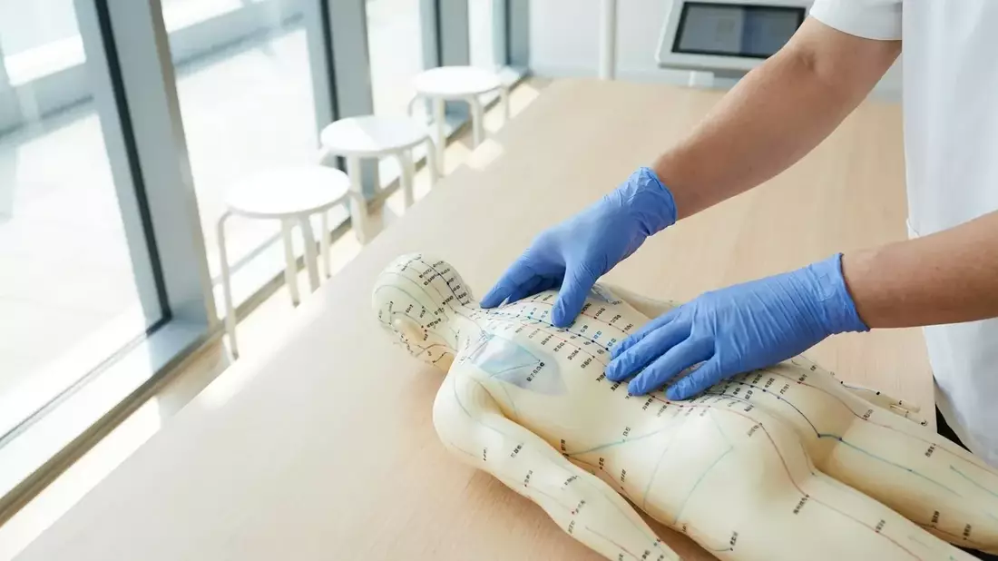Wiener TCM-Schule startet neue Schmerztherapie-Ausbildung - Bild: über boerse-global.de