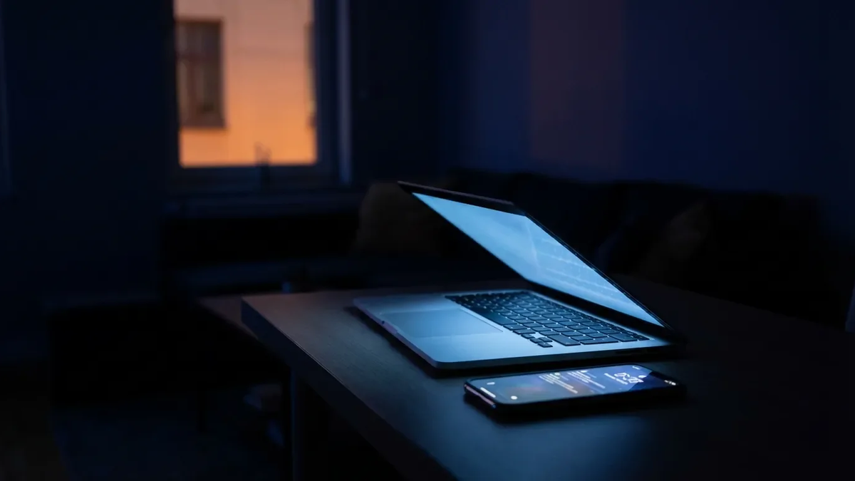 DGUV-Vorschrift 2: Neue Regeln gegen die „Always-on“-Kultur ab 2026 - Foto: über boerse-global.de