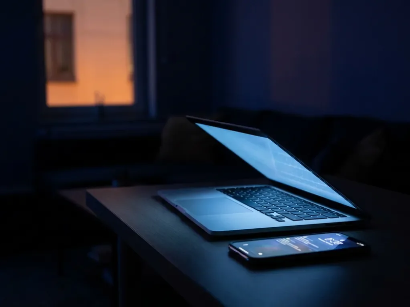 DGUV-Vorschrift 2: Neue Regeln gegen die „Always-on“-Kultur ab 2026 - Foto: über boerse-global.de