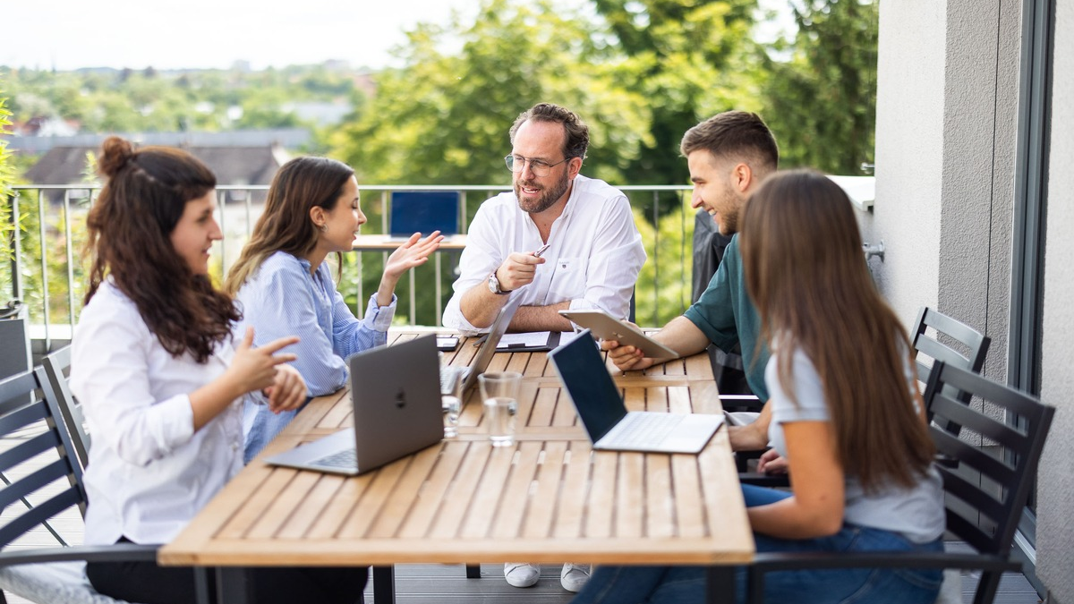 Wie eine Agentur aus Dachau DAX-Unternehmen, Konzern-Schwergewichte, namhafte Hochschulen und Bundesbehörden beim Generation Z Recruiting unterstützt - Foto: presseportal.de