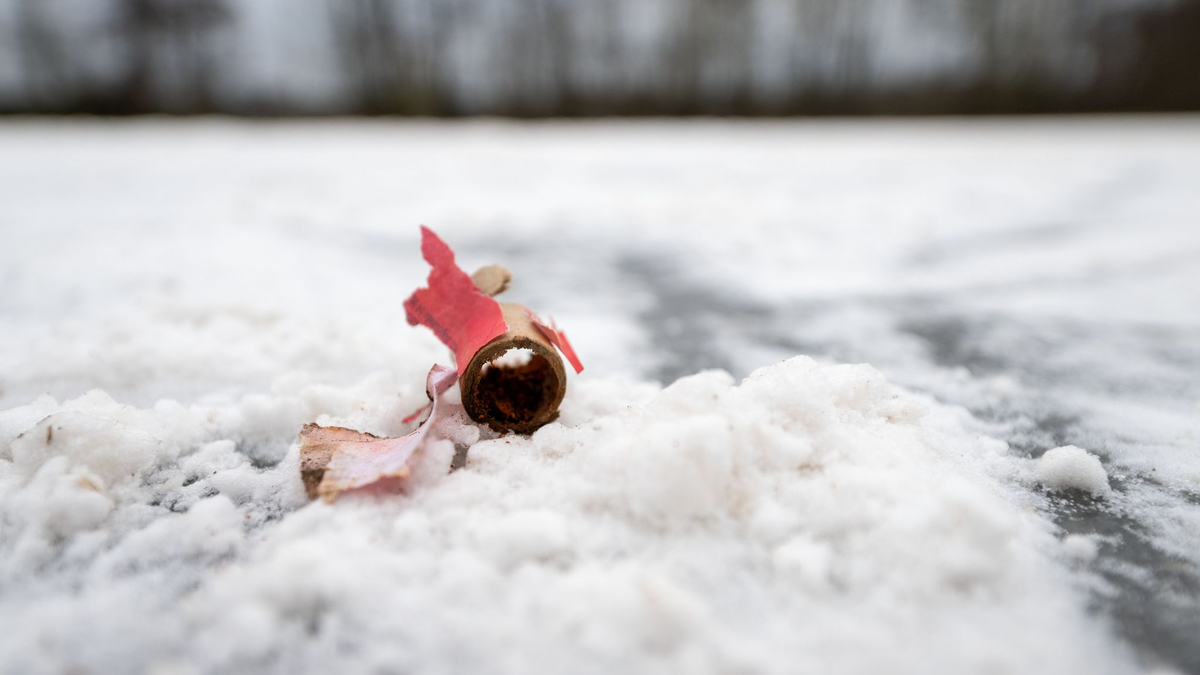  Im Dezember waren sich die Innenminister von Bund und Ländern bei einem Treffen in Bremen nicht einig über ein Böllerverbot geworden. (Archivfoto) - Foto: Pia Bayer/dpa
