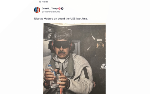 Maduro war nach seiner Gefangennahme zunächst auf einem Kriegsschiff nach Guantánamo gebracht und dann in die USA geflogen worden.  - Foto: Uncredited/TruthSocial/AP/dpa