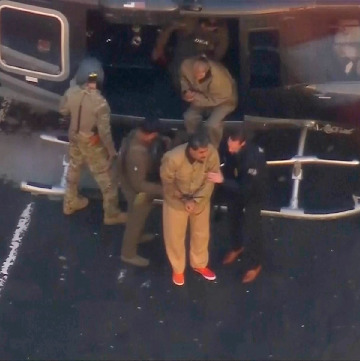 Nicolás Maduro wurde von Spezialkräften begleitet. - Foto: WABC/WABC TV/AP/dpa