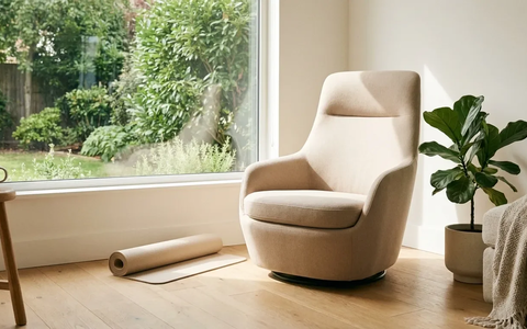 Stuhl-Pilates wird 2026 zum Top-Fitness-Trend für die Generation 50+ - Foto: über boerse-global.de