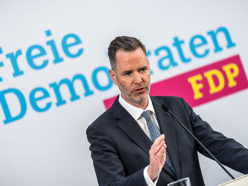 Muss seiner Partei beim Dreikönigstreffen Mut machen: FDP-Chef Dürr. (Archivfoto) - Foto: Michael Kappeler/dpa